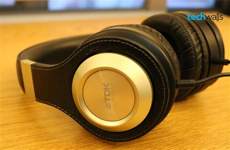 TDK ST800 High Fidelity Headphone Review - Does it sound as good as it ...