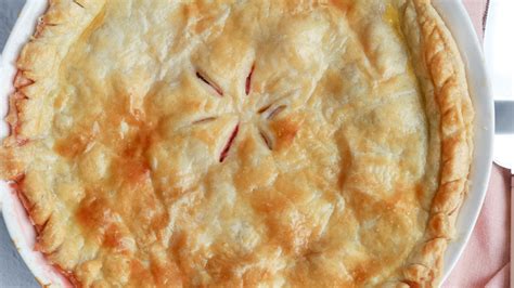 Spring Picnic Strawberry Rhubarb Pie Recipe