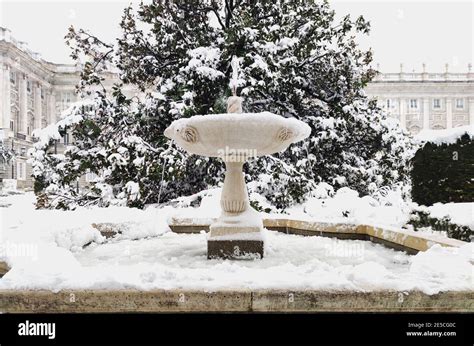 Royal Palace Gardens Stock Photo Alamy