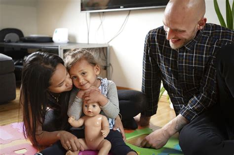 Familien Klokkerholm Tvunget Ud Af Landet Vi F Ler Os Som Dyr Bt