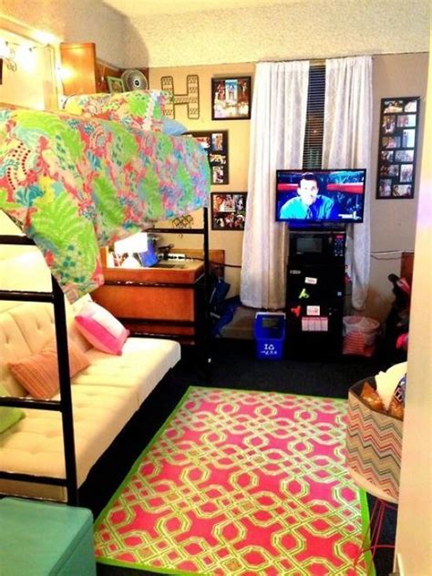 10 Dorm Room Rugs You Ll Want On Your Floor Society19 College Apartment Decor Cool Dorm