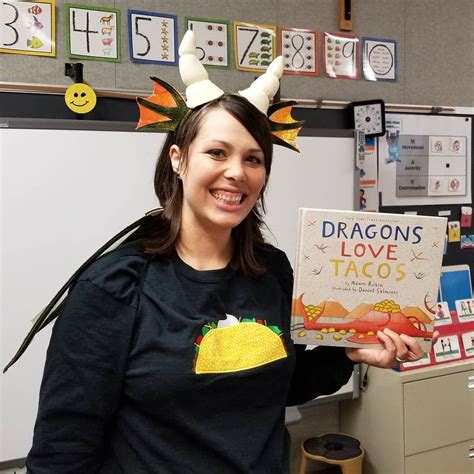 We Love These Literary Halloween Costumes For Teachers From Elizabeth