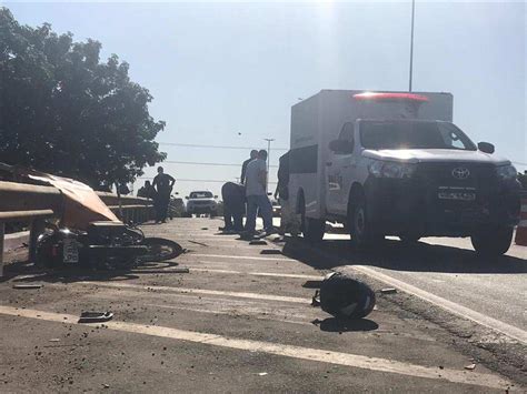 Motociclista Tenta Ultrapassagem E Morre Atropelado Por Carreta Veja