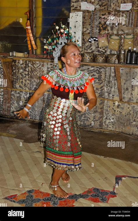 Borneo Iban Malaysia Tribe Hi Res Stock Photography And Images Alamy