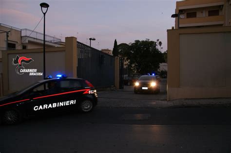 Noto Passava Droga E Cellulari Ai Detenuti Custodia Cautelare In