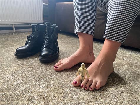 Sunnyfeetlisa Do Your Job And Worship My Feet