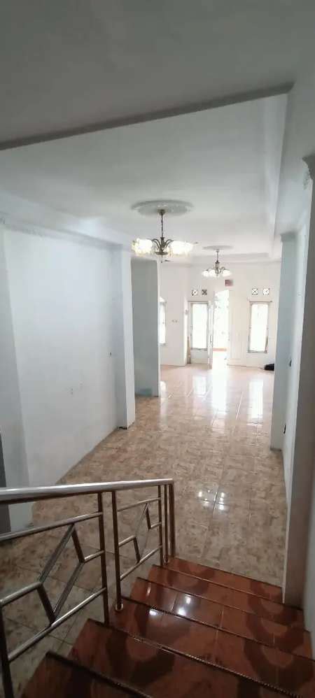 Dijual Rumah 2 Lantai Cluster Valencia Venice Fedora Graha Raya