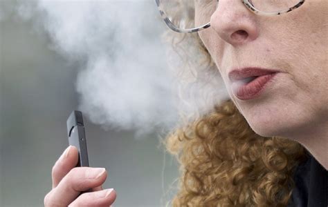 Health Officials Sound The Alarm Over Vaping Smart Talk