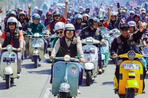 Digandeng Anies Baswedan Jadi Cawapres Muhaimin Iskandar Naik Vespa