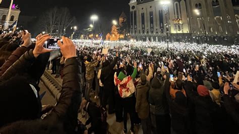 Gruzja Gigantyczny Protest W Tbilisi Najwi Kszy W Historii Kraju