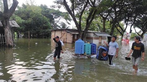 BNPB Sebut Banjir Demak Berangsur Surut Sejumlah Pengungsi Mulai