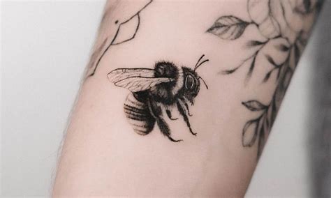 30 Best Bumblebee Tattoo Ideas You Should Check