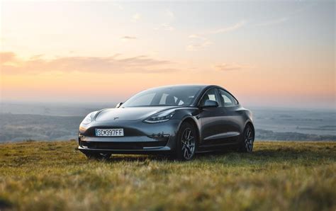 Obrist Nach dem Tesla Model 3 als HyperHybrid folgt flüssiger Strom