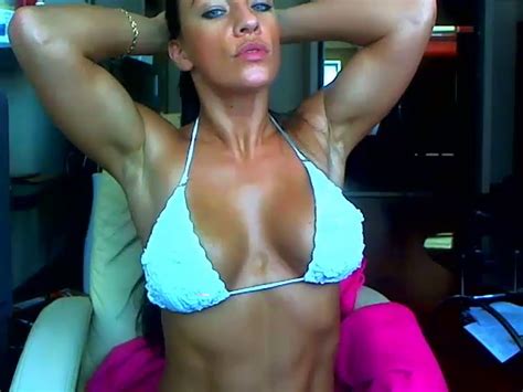 Horny Clit LUVMUSCLEGIRL