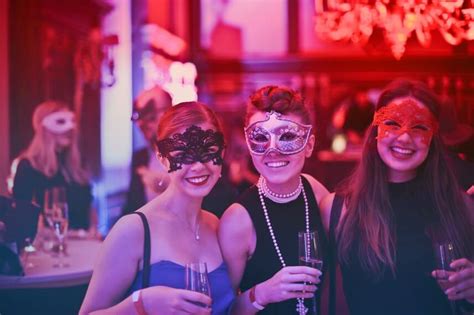 Turn Your Events Place Into These 7 Unique Christmas Party Themes