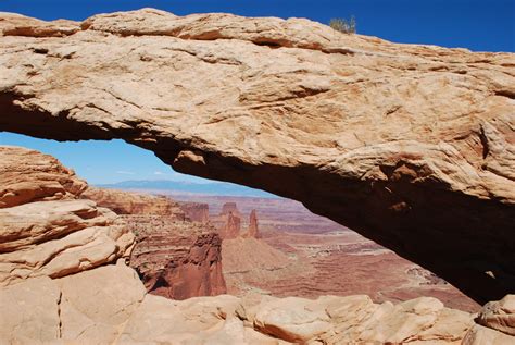 Trails Trekker: Mesa Arch Trail - Canyonlands