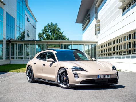 Wof R Das K Rzel Gts Beim Elektrischen Porsche Taycan Steht Vol At