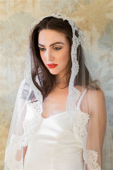 Garland Mantilla Veil Lace Mantilla Veil Ivory Mantilla Veil Bridal