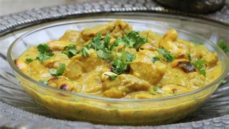 Creamy Cashew Chicken Curry Recipe With Iron Rich Veggies