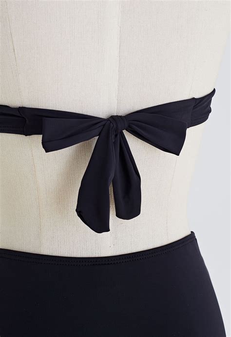 Neckholder Bikini Set mit Netzeinsätzen Retro Indie and Unique Fashion