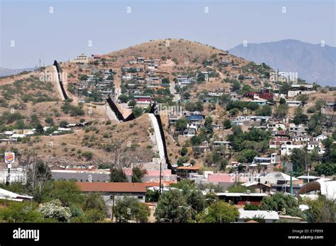 Border fence nogales hi-res stock photography and images - Alamy