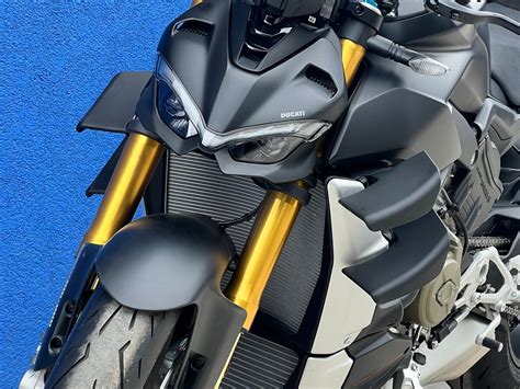 Купить б у Ducati Streetfighter V инжектор передач в Москве чёрный naked bike года по