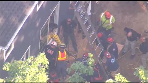 Worker Trapped After Trench Collapses In Howell New Jersey Abc7 New York