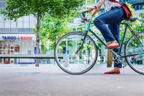 Fahrräder E Bikes und E Roller TARGOBANK fördert klimafreundliche