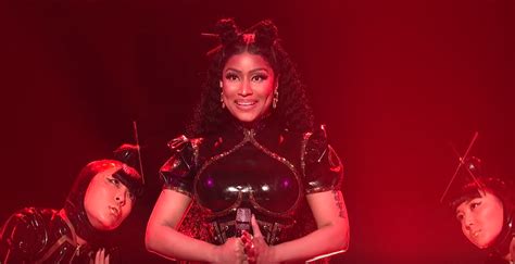 Watch Nicki Minaj Perform On SNL