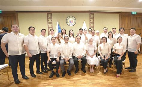 Lacuna Quimbo Take Oath As New Lakas CMD Members Manila Standard