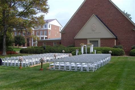 Chapel Lawn – Event Planning at Hollins