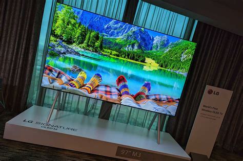 Ces Lg S Wireless Oled M Tv Ditches Cables Off