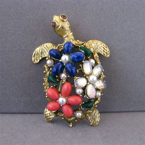 Vintage Signed Art Gold Tone And Lucite Turtle Pin Turtle Jewelry