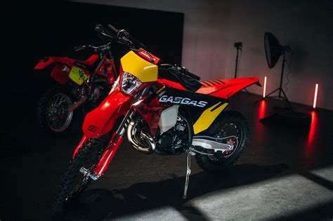 GASGAS lance une édition spéciale de moto d Enduro à 2 temps la EC