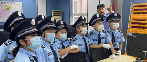 基层团讯 少年警队进警营 祝圆“小小警察梦”胡永鹏交通大队活动