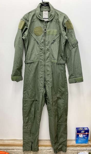 GENUINE US AIR FORCE NOMEX FIRE RESISTANT FLIGHT SUIT GREEN CWU 27 P 40L