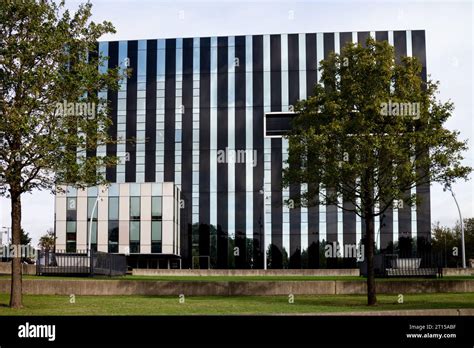 The Cube Building Corby Northamptonshire England Uk Stock Photo Alamy