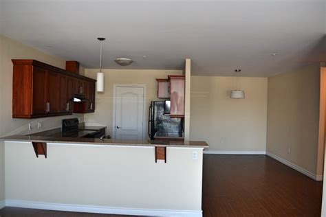 1 Bedroom Den Riviera Apartments