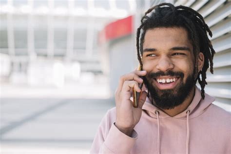 Homem Feliz Falando Telefone Foto Gr Tis