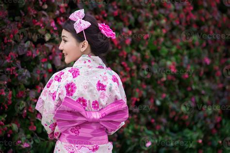 Beautiful Young Woman Wearing Japanese Traditional Yukata 23371616