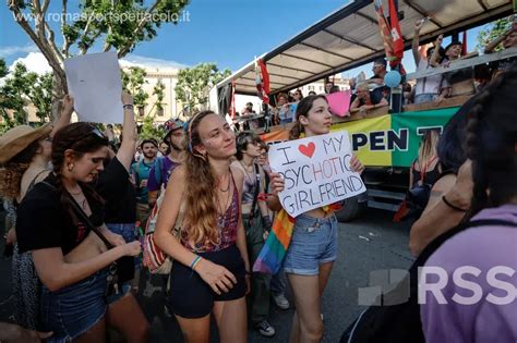 Un milione di persone celebrano il Gay Pride un trionfo di diversità ed inclusione Roma Sport