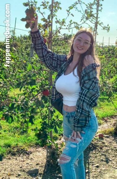 Skyla Skylaloveee Nude OnlyFans Leaks Fappening FappeningBook