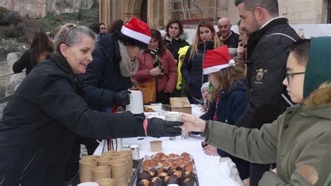 Más de cuatrocientas personas encienden la Navidad con el tradicional