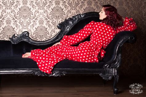 Sale Lingerie Of The Week Betty Blue S Loungerie Fleece Bettie Robe The Lingerie Addict