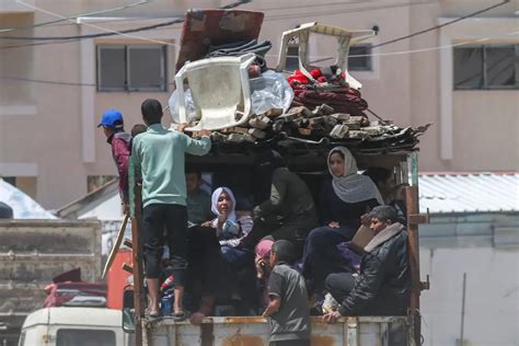 Fotos Palestinos Huyen De Rafah Tras Ordenar Israel La Evacuación Completa Imágenes