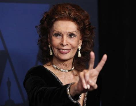 Oscar Winning Italian Actress Sophia Loren Hospitalised After Fall