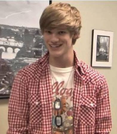 Pin De Golden Rose Gift Boutique Em Lucas Till