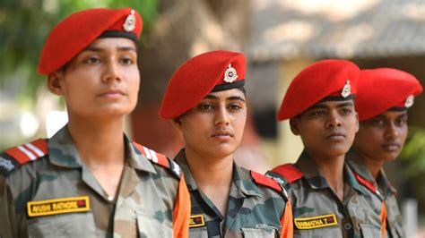 20 Pictures of Women Military Police Will Motivate You To Join Them