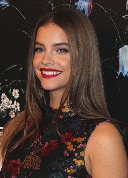 Barbara Palvin Red Lipstick Glowing Eye Makeup Min Eyemakeupred