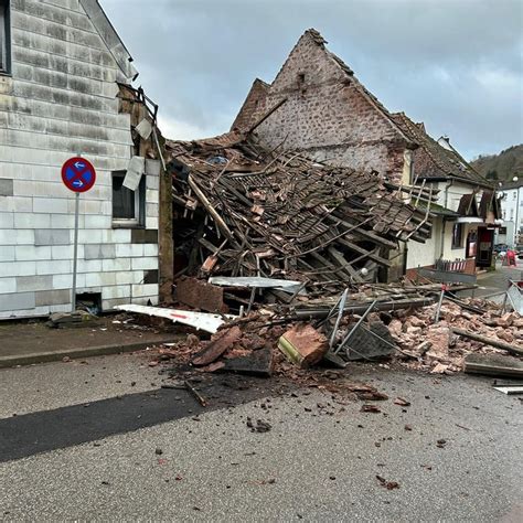 Haus In Der S Dwestpfalz Ber Nacht Eingest Rzt Swr Aktuell